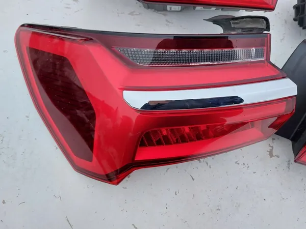 AUDI A6 C8 Juego de Luces Traseras 4K5945070 4K5945076 image 3