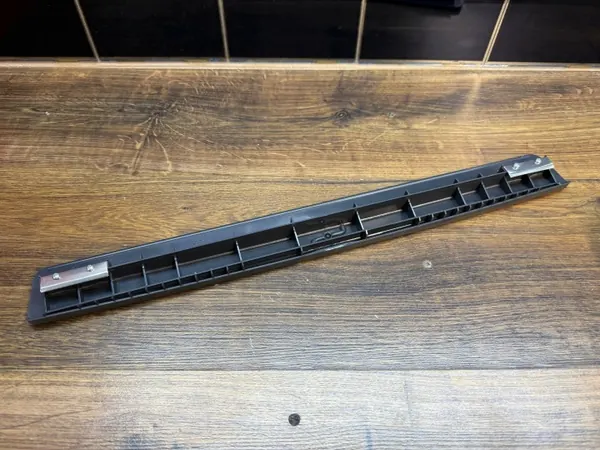 Manija puerta nevera Scania OEM 1740558 - Usado image 3