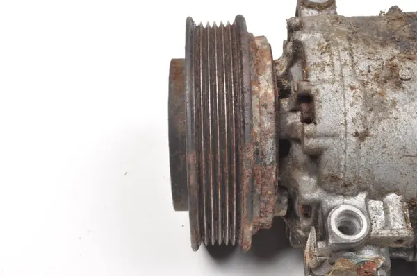 Compresseur A/C Porsche OEM 99612601152 - Boxster 986 2.7 image 7