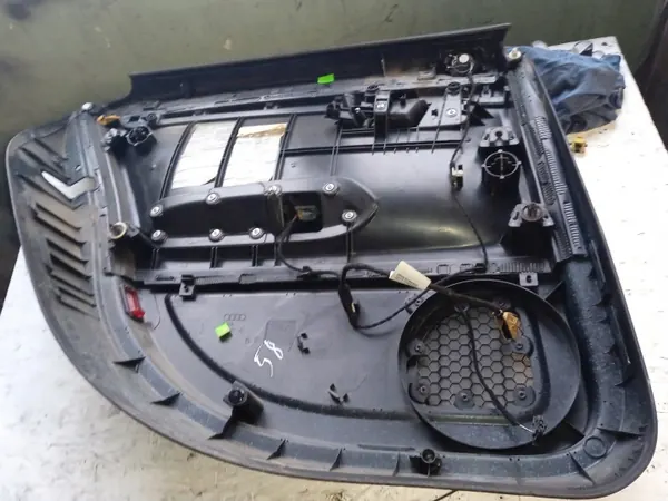 Audi A4 B6/B7 Rechter Achterdeur Leerbekleding OEM 8E0867304C image 3