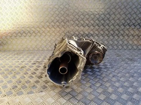 Audi Q7 Verteilergetriebe OEM 0BU341010N - Gebraucht image 2