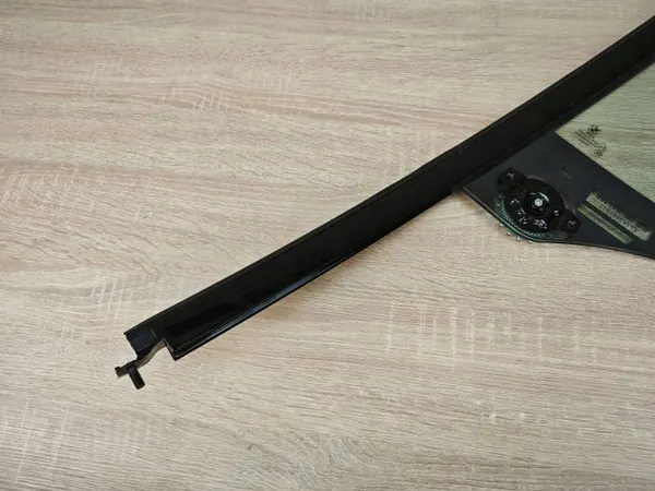 Vitre triangle arrière droit OEM 7435452 pour BMW 8 G16 image 5