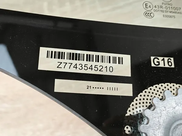 Vitre triangle arrière droit OEM 7435452 pour BMW 8 G16 image 7