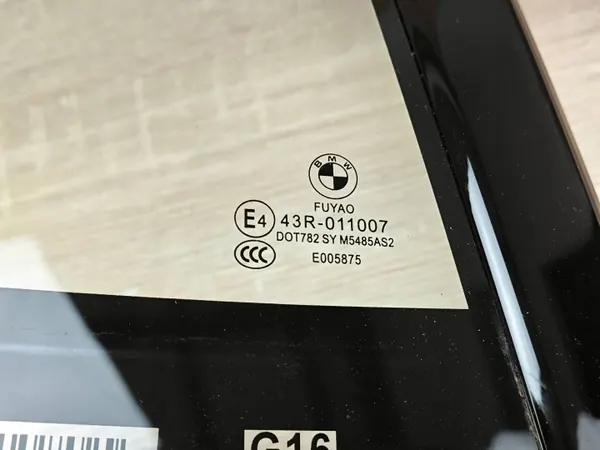 Vitre triangle arrière droit OEM 7435452 pour BMW 8 G16 image 8