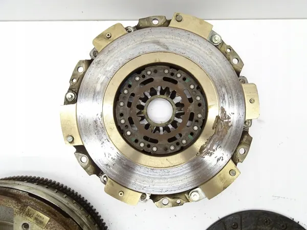 Kaksoismassavauhtipyörä Mercedes W204 W212 W218 2.2 CDI A0252509601 image 4