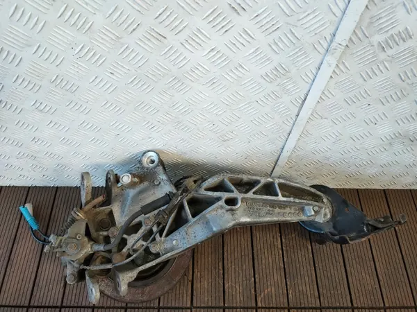 MINI OE 6765378 Porte-moyeu arrière droit d'occasion image 6
