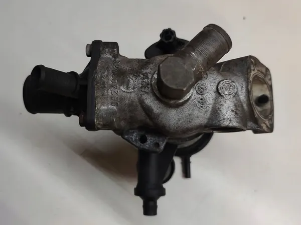 Citroen Polttoainesuodatin kotelo OE 9625224180 image 7