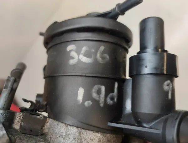 Citroen Polttoainesuodatin kotelo OE 9625224180 image 8