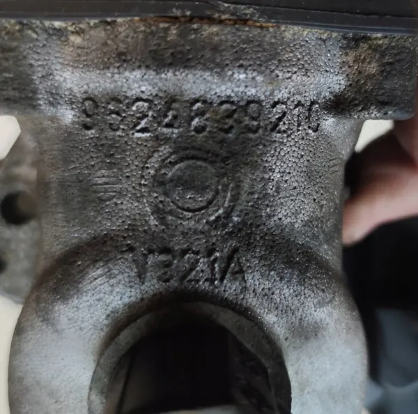 Citroen Polttoainesuodatin kotelo OE 9625224180 image 9