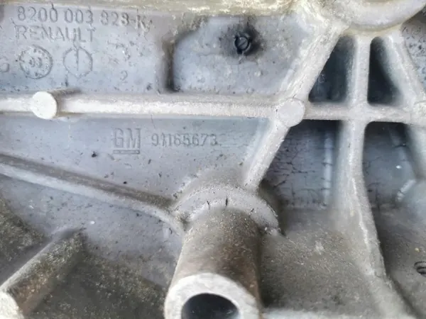 Moottorin Kiinnike OEM 8200003828 Renault Trafic II image 4