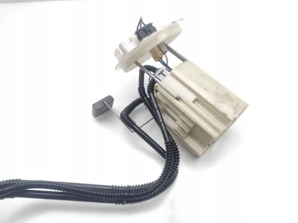 Mercedes-Benz Bränslepump OEM A2044700594 - Begagnad image 4