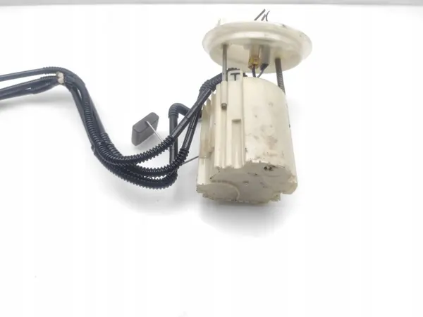 Mercedes-Benz Bränslepump OEM A2044700594 - Begagnad image 5