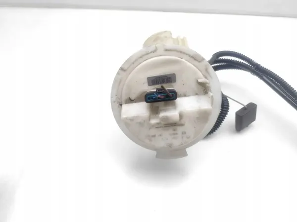 Mercedes-Benz Bränslepump OEM A2044700594 - Begagnad image 6