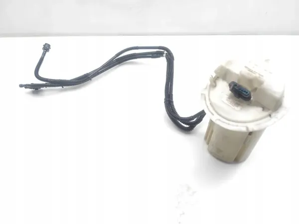 Mercedes-Benz Bränslepump OEM A2044700594 - Begagnad image 9