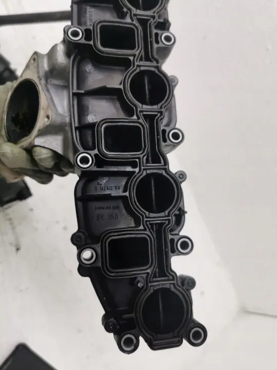 Ansaugkrümmer OEM 1024113S Audi Q5 8R 2.0 TDI image 7