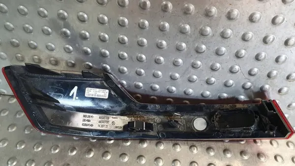 Höger bakre reflektor Skoda Kamiq Lift 23- OEM 658945702B image 5