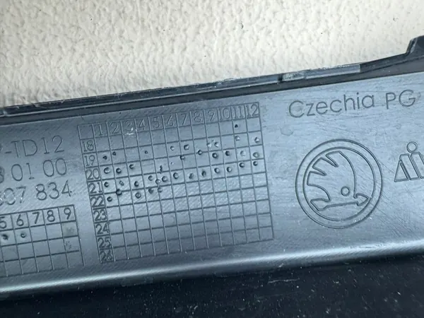 SKODA OCTAVIA 4 IV Etupuskuri Oikea 5E3807834 image 9