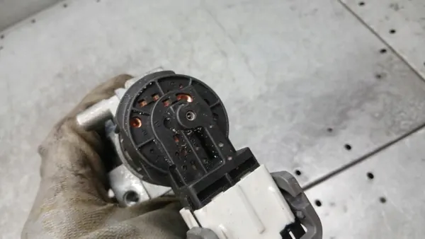 Begagnad Mazda OE stator 3M51-3F880-AB 1.6CITD image 8