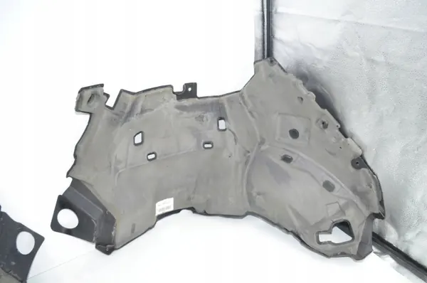 BMW F16 X6 Hjulhusfoder Bak Set OEM 7461600 image 4