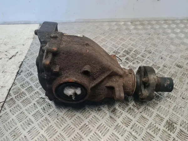 BMW 3 (E90) Achterdifferentieel 7527756 3.0L Diesel 2010 image 2
