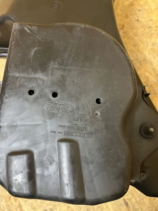 Tanque & Bomba AdBlue OEM JB3G5J228AE Ford - Usado image 9