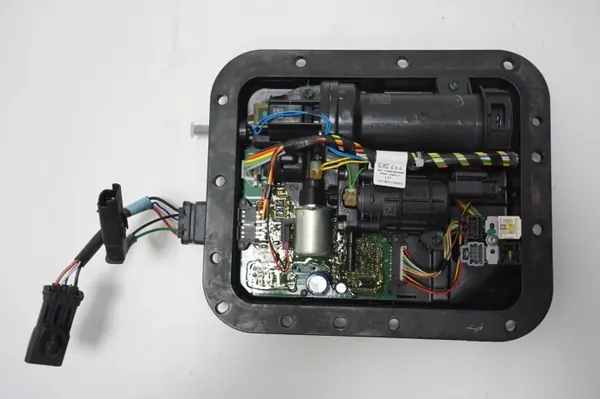AdBlue-pumppu OEM 12678023 Peugeot 3008 II 2.0 BlueHDi:lle image 3