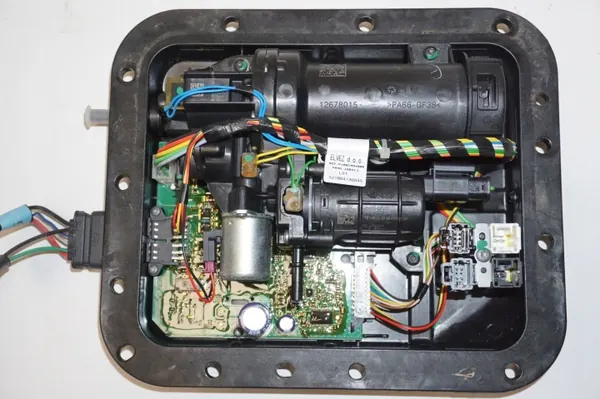 AdBlue-pumppu OEM 12678023 Peugeot 3008 II 2.0 BlueHDi:lle image 5