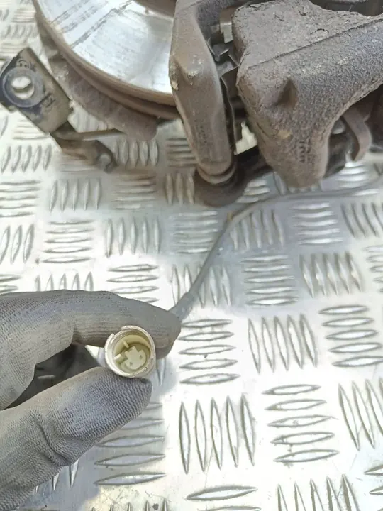 BMW 1 E81 E87 2009 Mozzo ruota anteriore image 5