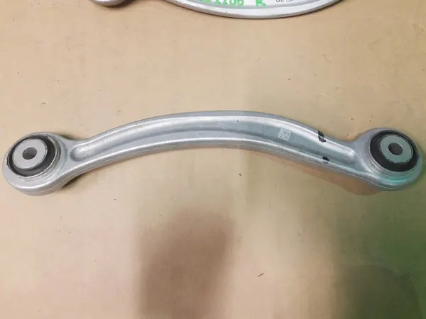 Braccio di Controllo Posteriore Destro Mercedes C W204 W205 OEM image 3
