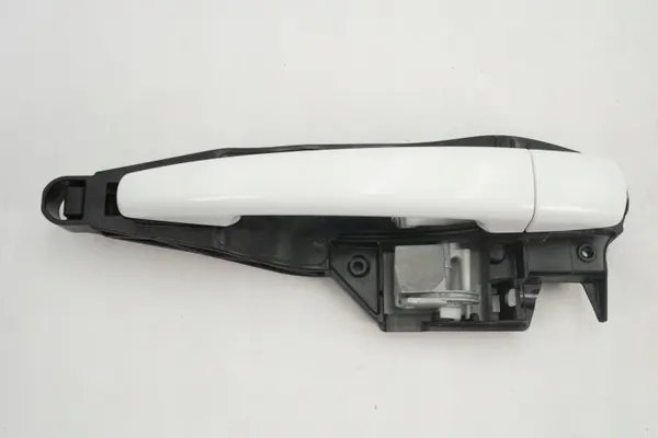 OEM 9672961080 Oikea Takaovenkahva Peugeot 2008:lle image 2