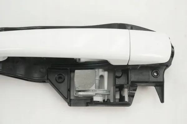OEM 9672961080 Oikea Takaovenkahva Peugeot 2008:lle image 3