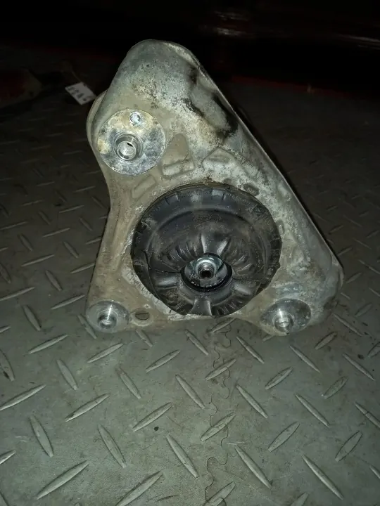 Etujousi vasen/oikea OEM 8e0413031DJ image 3