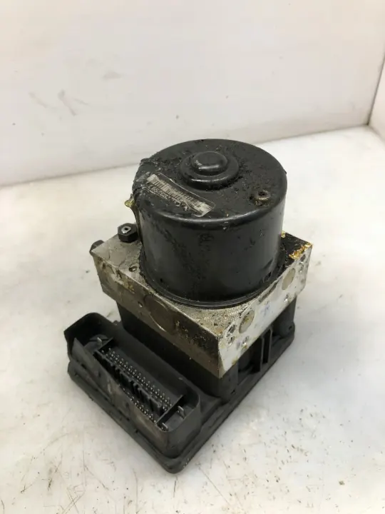 ABS-pumpstyrenhet OEM 1C0907379D - Begagnad image 2