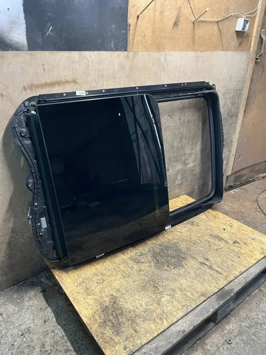 Techo Solar Porsche Macan OEM 95B877041H - Usado image 2