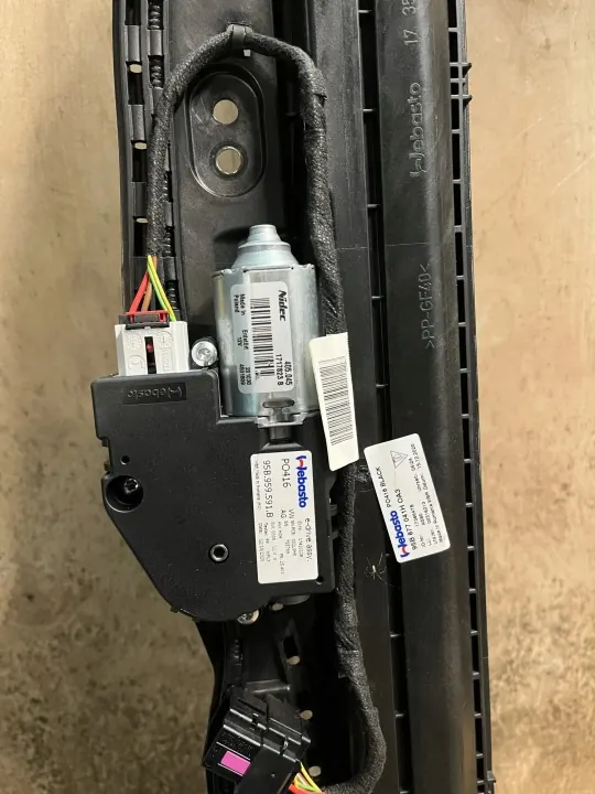 Techo Solar Porsche Macan OEM 95B877041H - Usado image 10