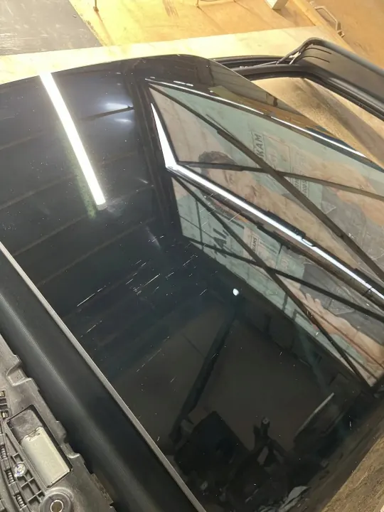 Techo Solar Porsche Macan OEM 95B877041H - Usado image 3