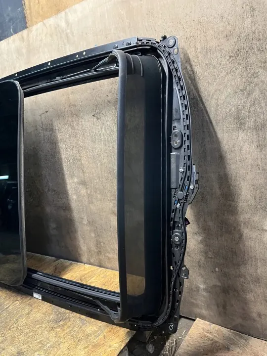 Techo Solar Porsche Macan OEM 95B877041H - Usado image 4