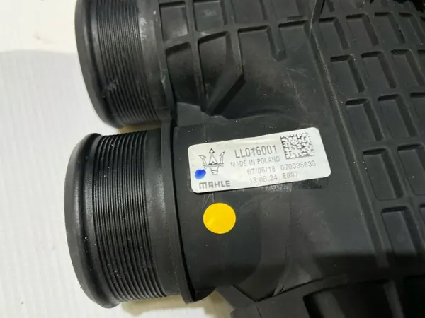Radiador de intercooler Maserati OEM 670035635 - Usado image 8