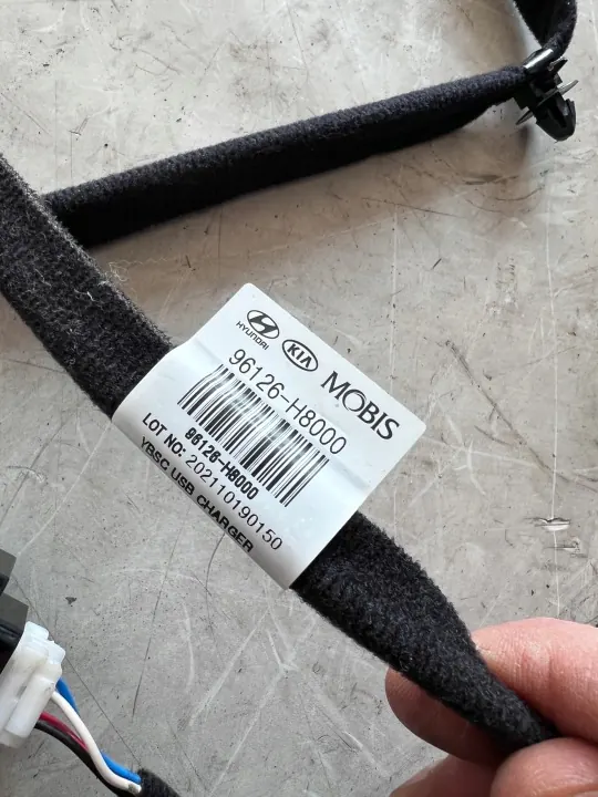 USB-laddningsportuttag OEM 96125-H8000 Kia Stonic image 5
