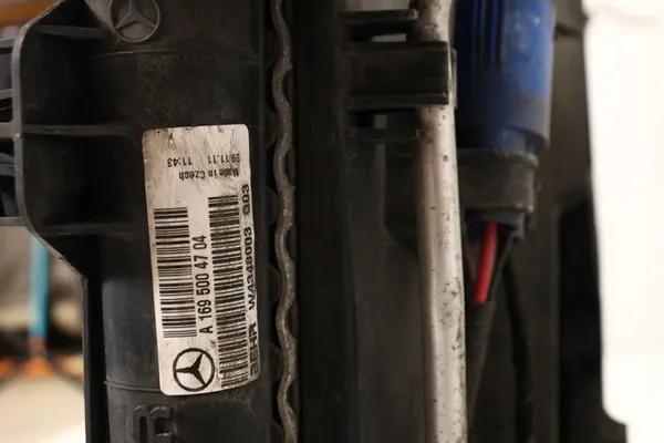 Waterkoeler Mercedes W245 2.0 CDI A1695001703 image 7