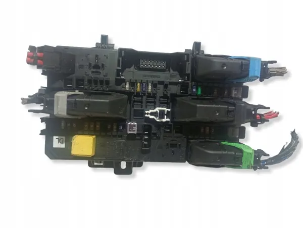 Opel Astra H Sulakekotelo Moduuli OEM 13180775DL image 2
