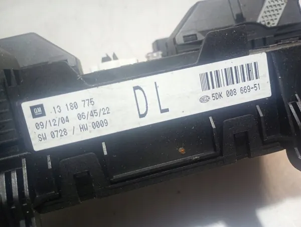 Opel Astra H Sulakekotelo Moduuli OEM 13180775DL image 4