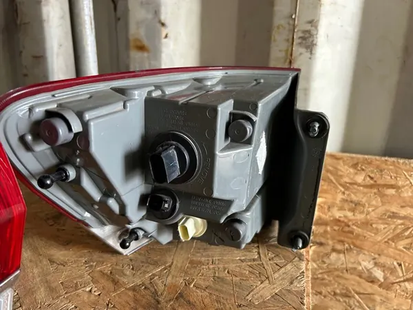 JEEP GRAND CHEROKEE WK2 LUZ TRASERA IZQUIERDA DERECHA OEM image 5