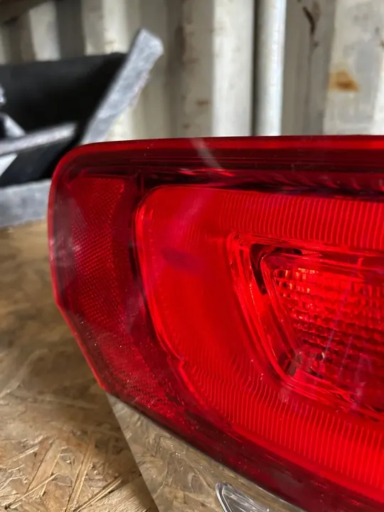 JEEP GRAND CHEROKEE WK2 LUZ TRASERA IZQUIERDA DERECHA OEM image 9