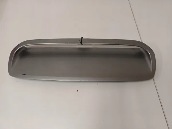 Subaru Legacy Motorhauben-Lufteinlass OEM 90821SC010 - Gebraucht image 2