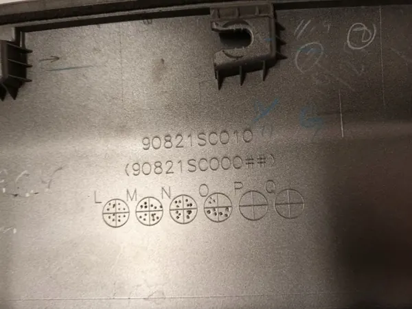Subaru Legacy Motorhauben-Lufteinlass OEM 90821SC010 - Gebraucht image 3