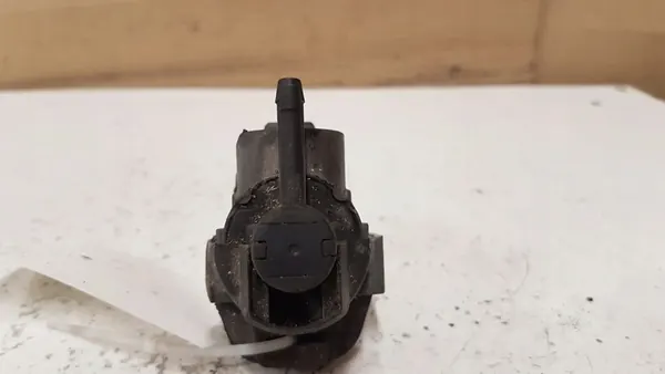 Renault OE 8200946078 Vakuumventil image 4