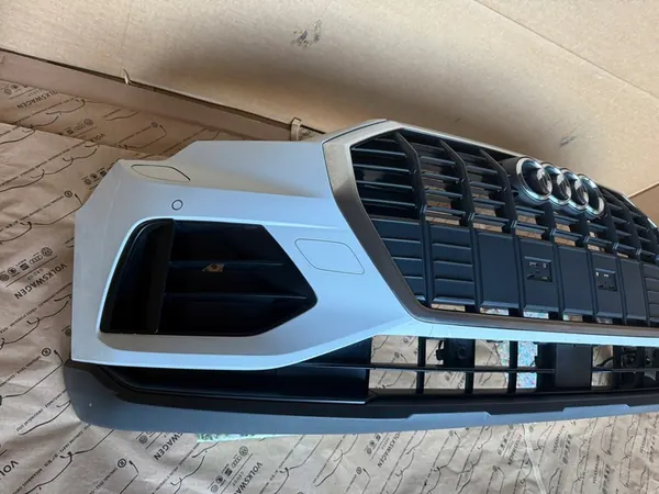 AUDI Q3 Paraurti Anteriore PDC Installazione Griglia Completa OEM image 7
