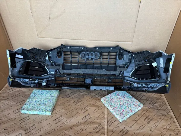 AUDI Q3 Paraurti Anteriore PDC Installazione Griglia Completa OEM image 8