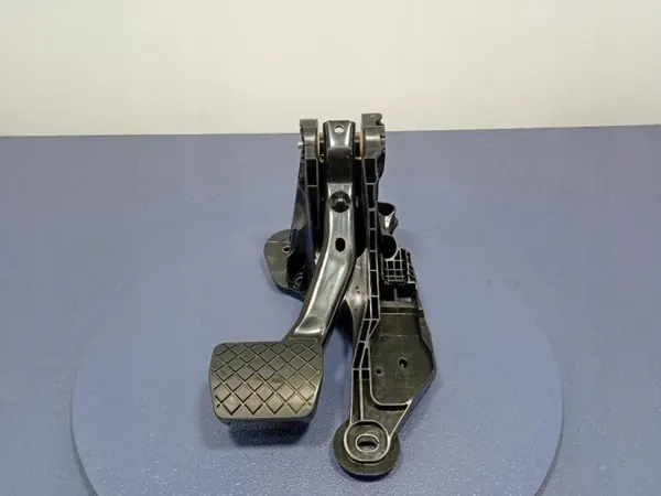 Pédale de Frein Skoda OEM 1EB723058J - État Utilisé image 2